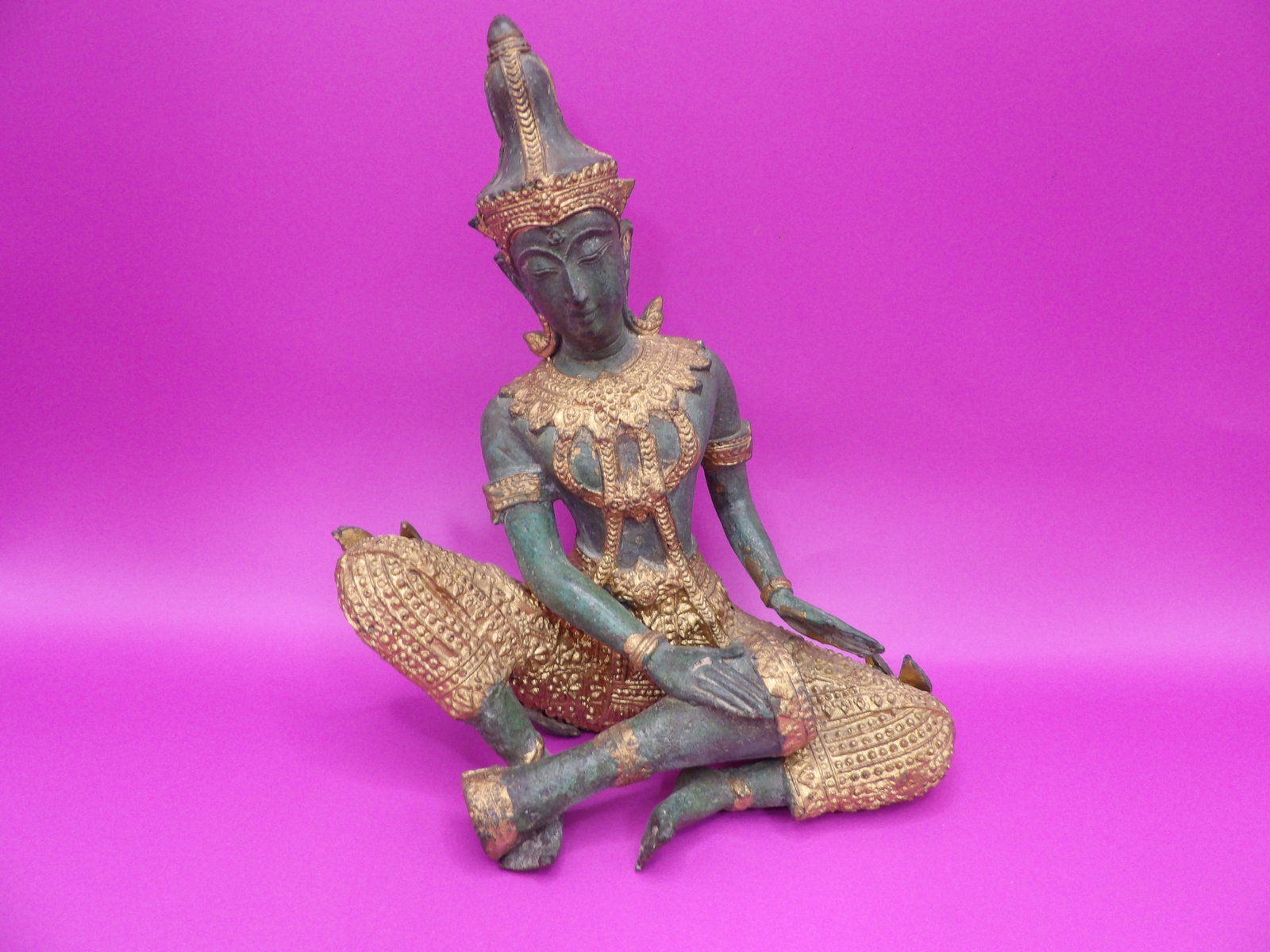 Thai gold gilt bronze musician statue: 7 inches height. We will inhouse ship items to you very affordable and efficient. Select self-arrange shipping.