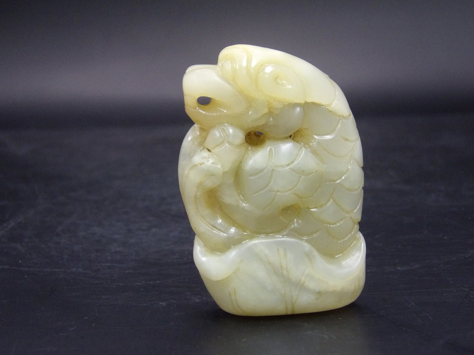 Fine Chinese Jade Carving 2.2 inches height: 2.2 x 1.6 x 0.5 inches. 78.9 grams. We will inhouse ship items to you very affordable and efficient. Select self-arrange shipping.