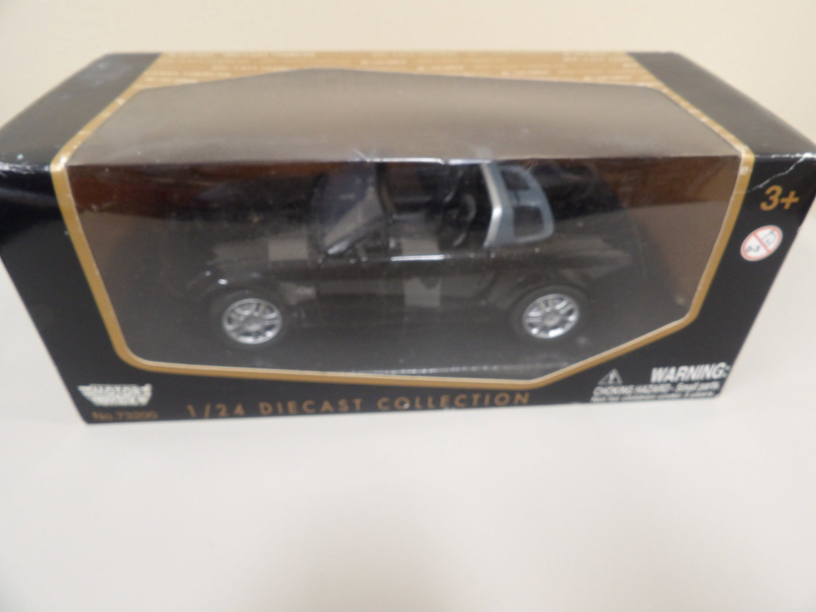 Motor Max 1:24 2004 Ford Mustang GT Concept Convertible (1 of 7)