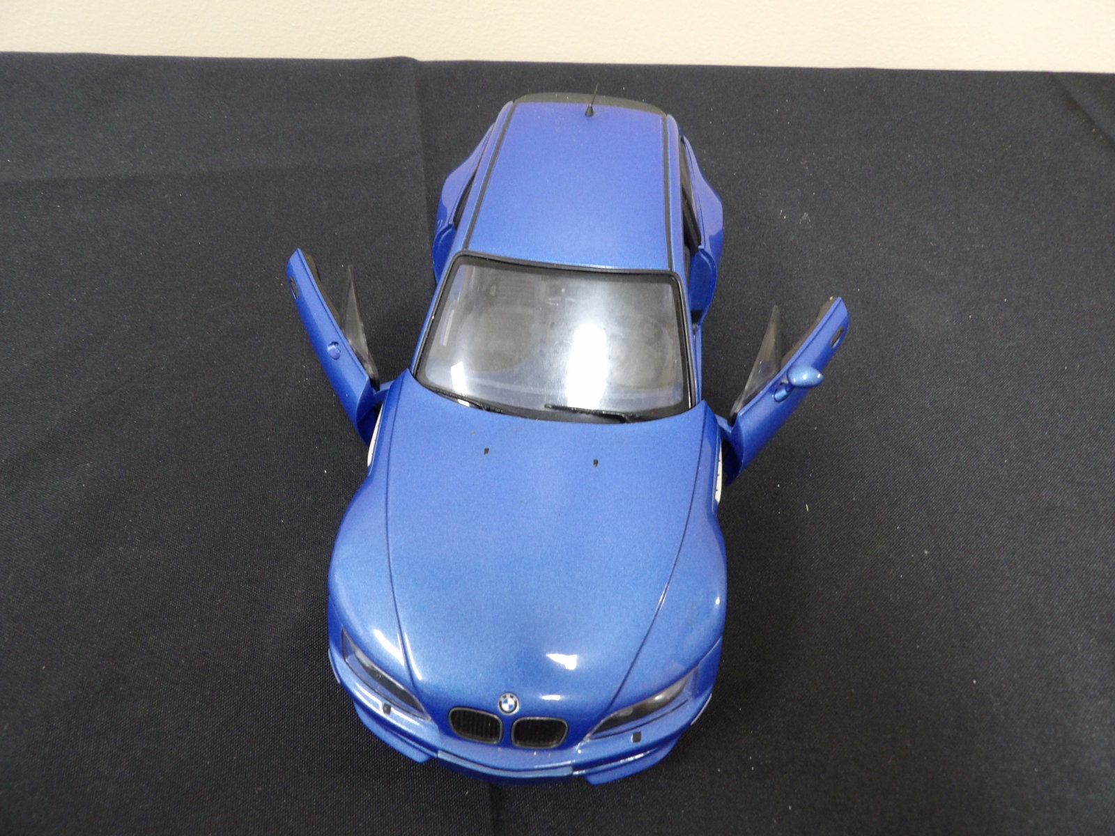 UT Models BMW M Coupe 1:18 scale car - 2