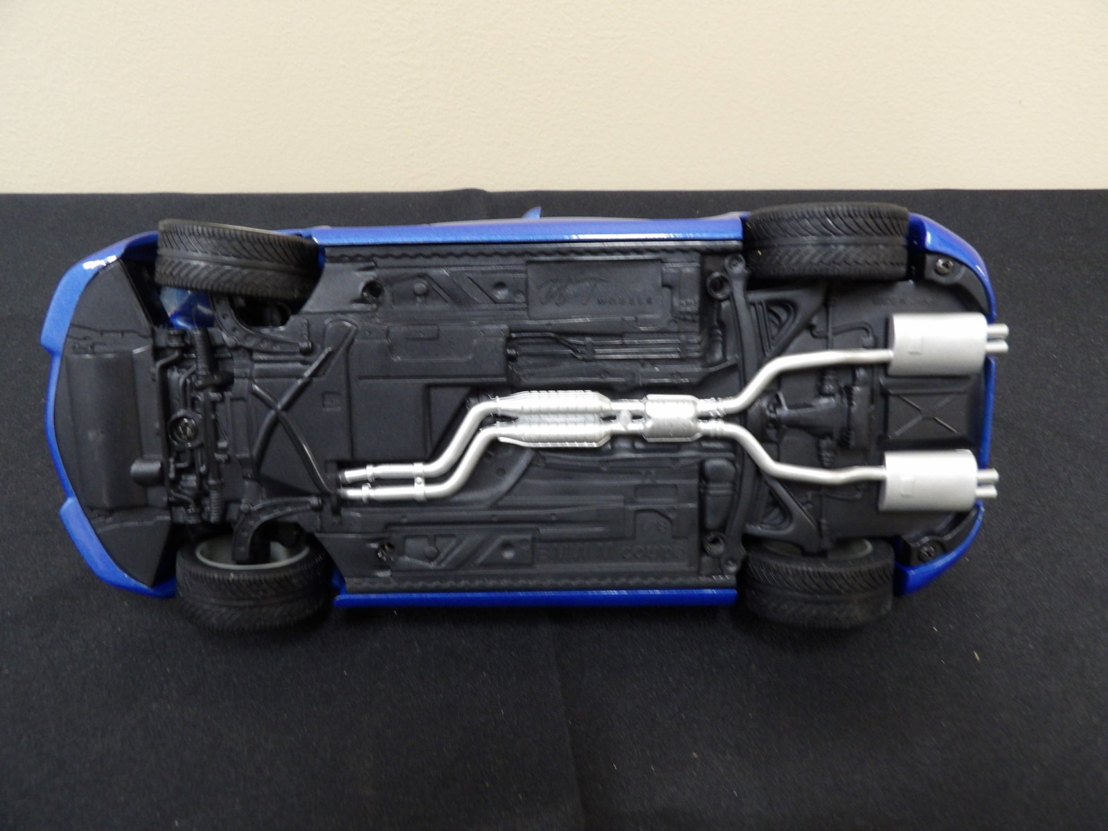 UT Models BMW M Coupe 1:18 scale car - 4