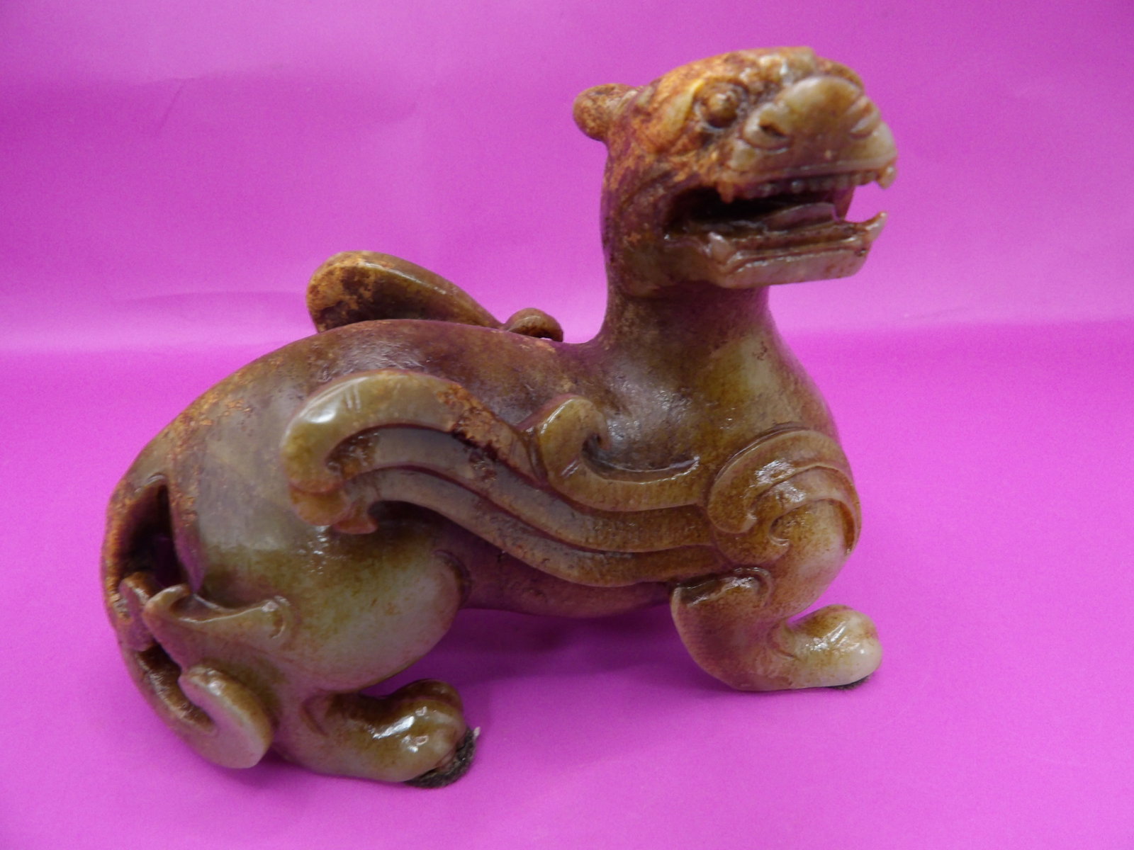 rare fine quality Chinese carved nephrite jade beast statue: 4.6 inches length. 620 grams. We will inhouse ship items to you very affordable and efficient. Select self-arrange shipping.