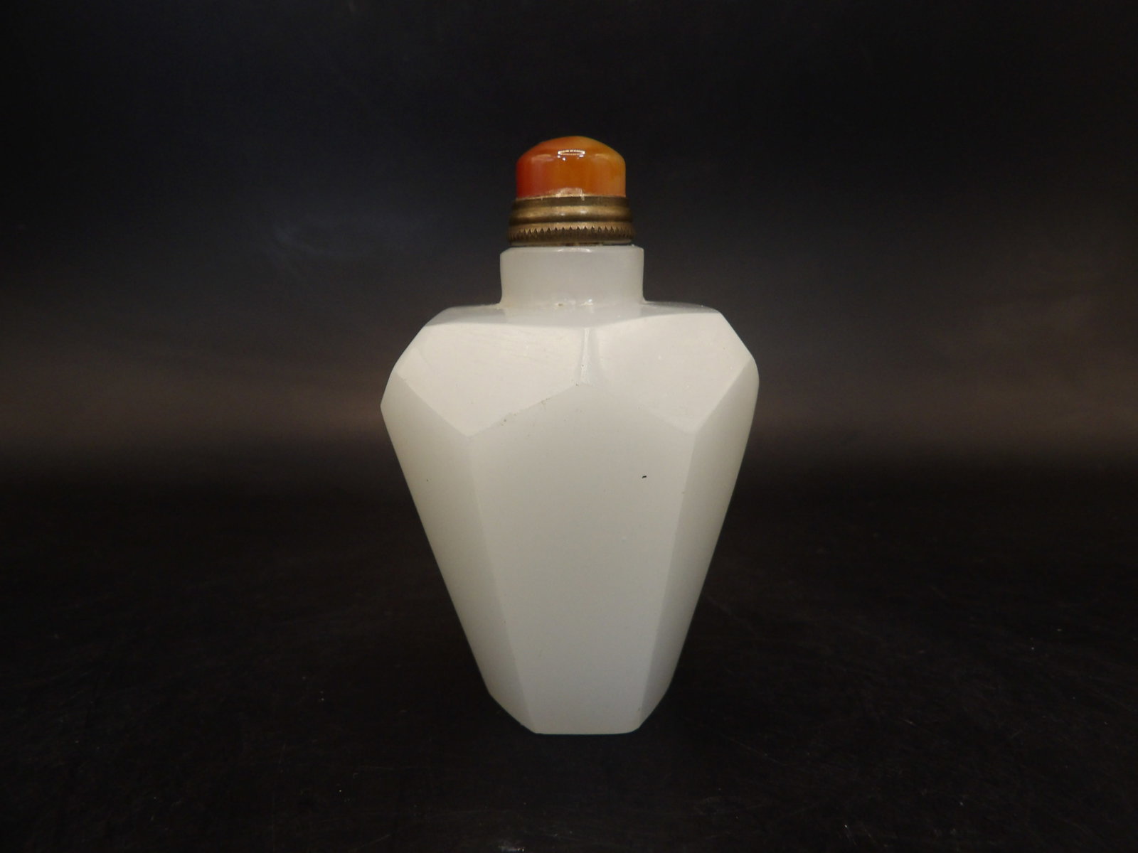 Chinese hexagon shaped glass snuff bottle: 2.5 inches height. We will inhouse ship items to you very affordable and efficient. Select self-arrange shipping.