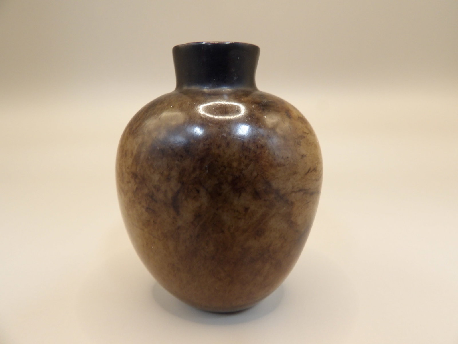rare antique Chinese Hetian jade carved snuff bottle (1 of 10)