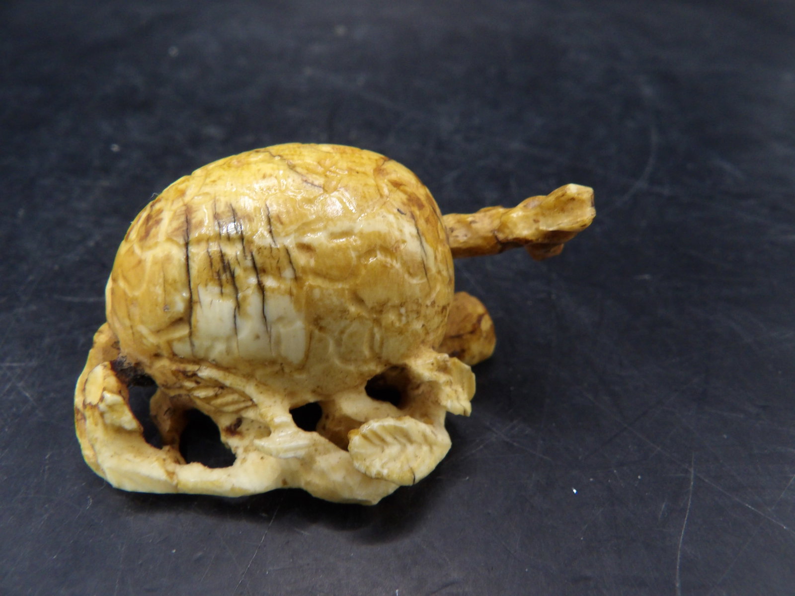 rare carved antique Japanese or Chinese snuff bottle - No Export: 2.2 inches height. Unusual shape. No international shipping. We will inhouse ship items to you very affordable and efficient. Select self-arrange shipping.
