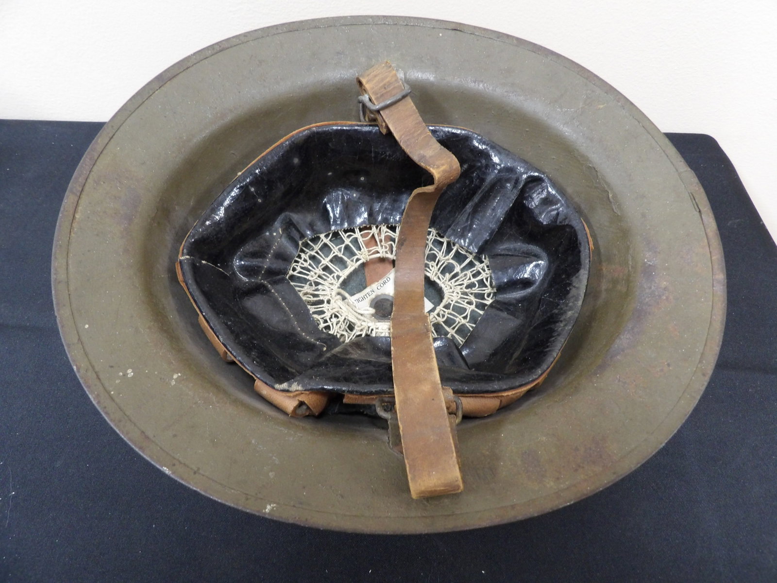 World War One M1917 "doughboy" steel combat helmet (1 of 5)
