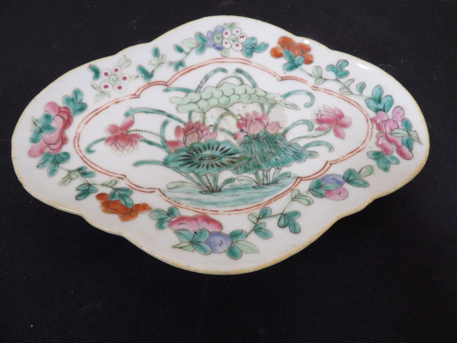 antique Chinese porcelain footed plate with floral and bat motifs: 9 inches length. We will inhouse ship items to you very affordable and efficient. Select self-arrange shipping.