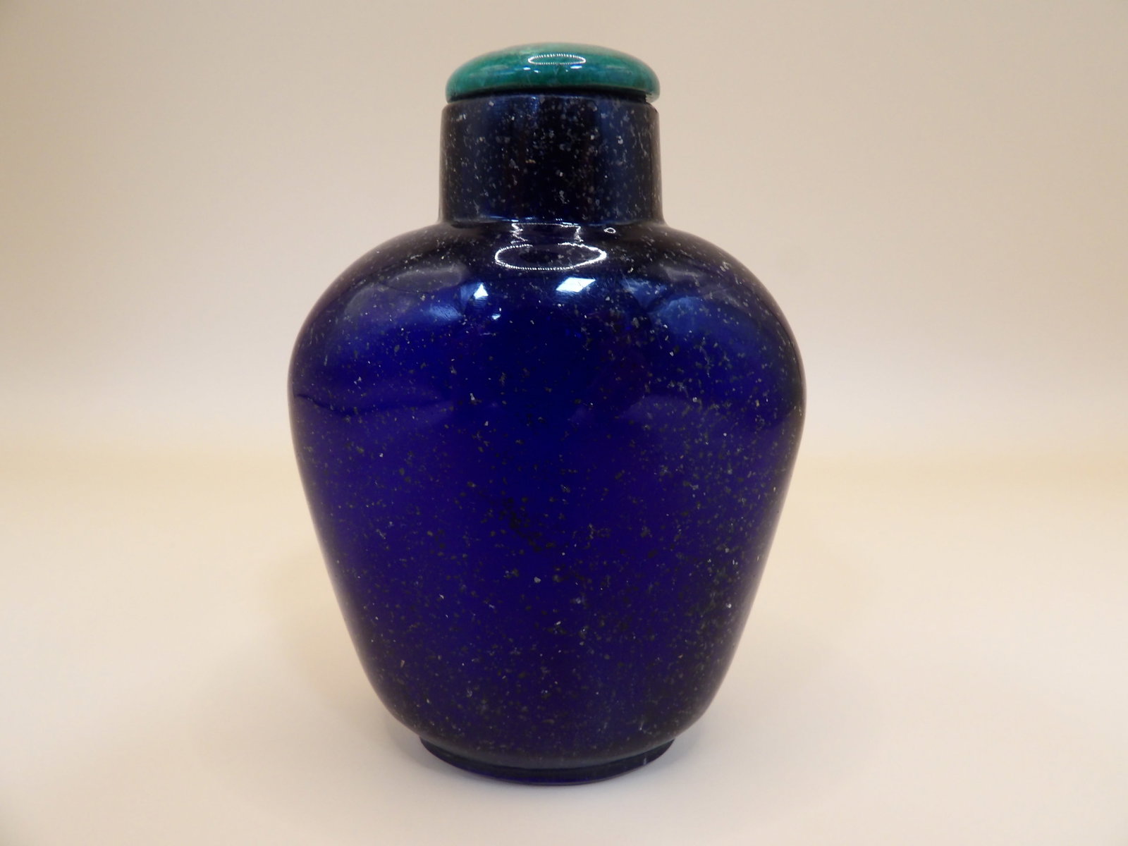 Qing dynasty Chinese gold speckled blue glass snuff bottle: 2.7 inches height. We will inhouse ship items to you very affordable and efficient. Select self-arrange shipping.