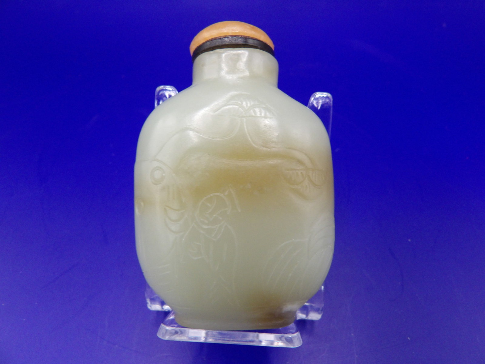 rare carved Chinese yellow russet jade snuff bottle: White area is jade's natural color, not chip.