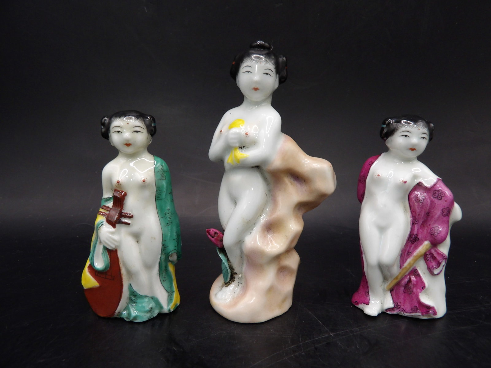lot of 3 Chinese molded porcelain nude women figural snuff bottles with Qing dynasty Guangxu mark: Tallest one is 3.4 inches height.