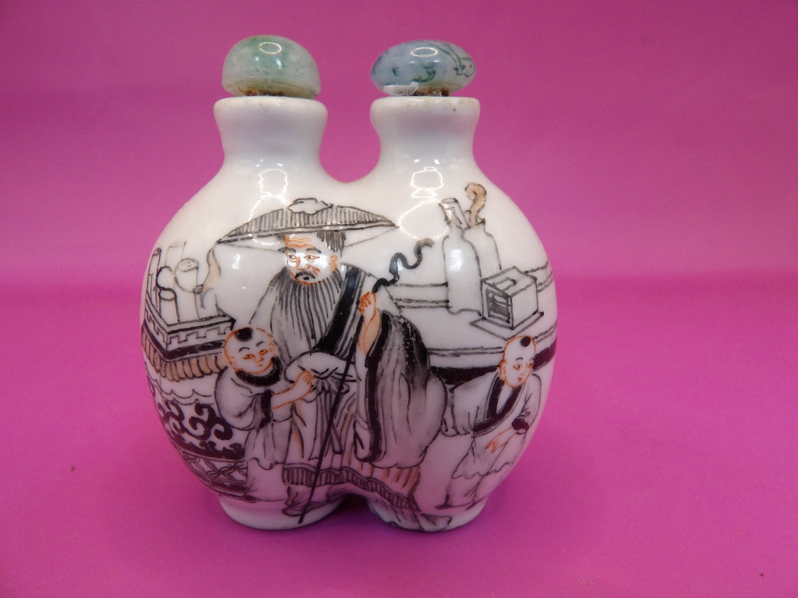 Chinese porcelain conjoined snuff bottles with hand painted scenes: 2.3 inches height.