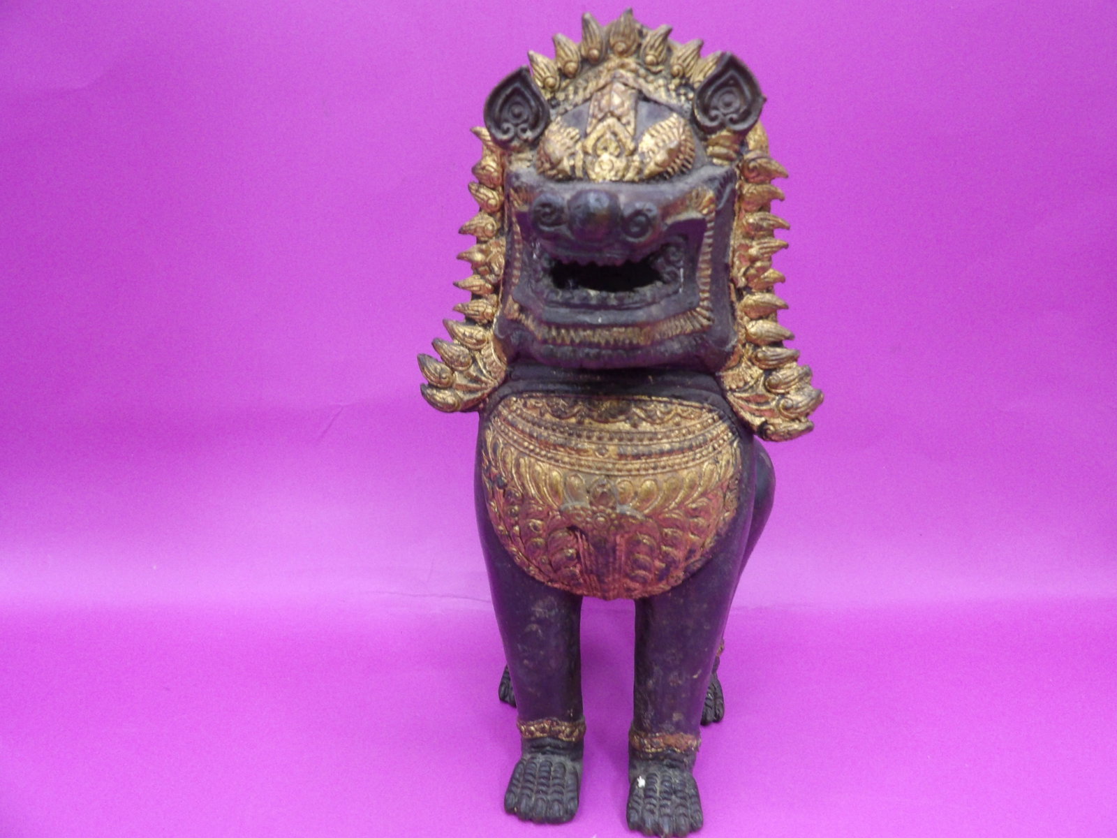 gold gilt Southeast Asian Thai Singha guardian lion bronze sculpture: 7.8 inches height. We will inhouse ship items to you very affordable and efficient. Select self-arrange shipping.