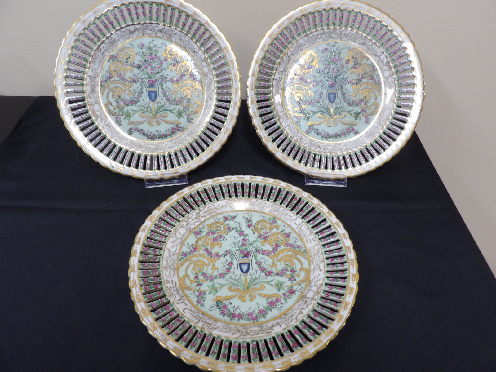ornate lot of 3 reticulated Chinese plates with floral motifs and gold accents: 9.8 inches diameter. We will inhouse ship items to you very affordable and efficient. Select self-arrange shipping.