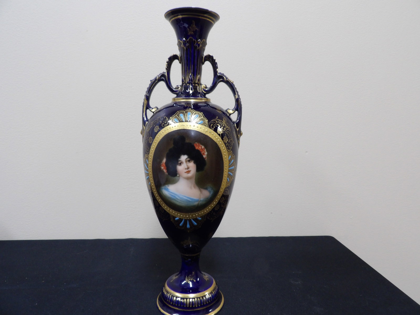19th century Royal Vienna cobalt blue porcelain portrait vase: 13.3 inches height. We will inhouse ship items to you very affordable and efficient. Select self-arrange shipping.