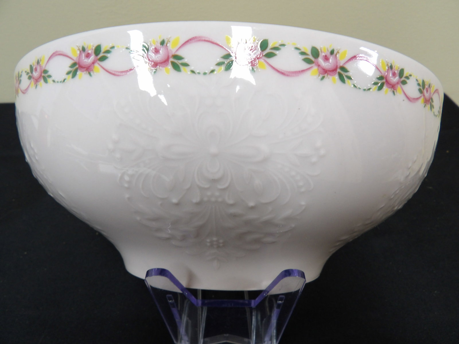 Scherzer Bavaria Germany pink embossed porcelain serving bowl with floral deco signed: 8 inches bowl opening. We will inhouse ship items to you very affordable and efficient. Select self-arrange shipping.