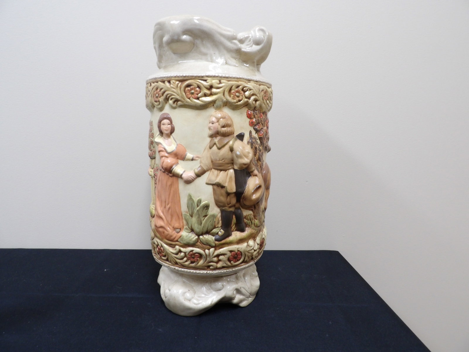 vintage ceramic Art Deco style umbrella stand or large vase with raised motif: 17.5 inches height. Signed Virginia Ray 1977. We will inhouse ship items to you very affordable and efficient. Select self-arrange shipping.