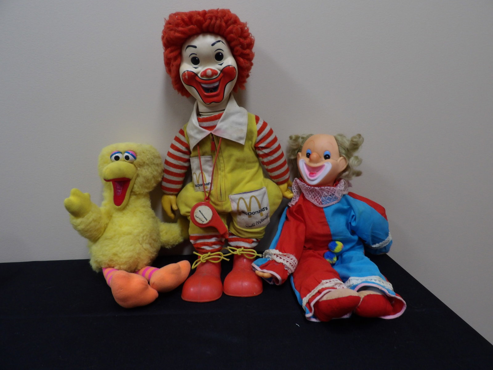 lot of 3 1970s Ronald McDonald doll, Remco laughing clown doll and big bird plush toy: Ronald McDonald doll is 21 inches height. We will inhouse ship items to you very affordable and efficient. Select self-arrange shipping.