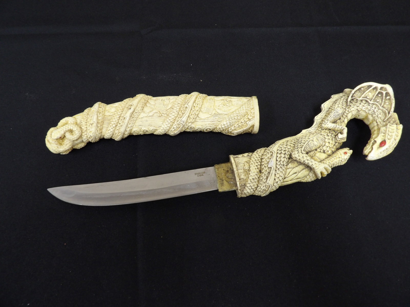 Chinese beast motif dagger - 4