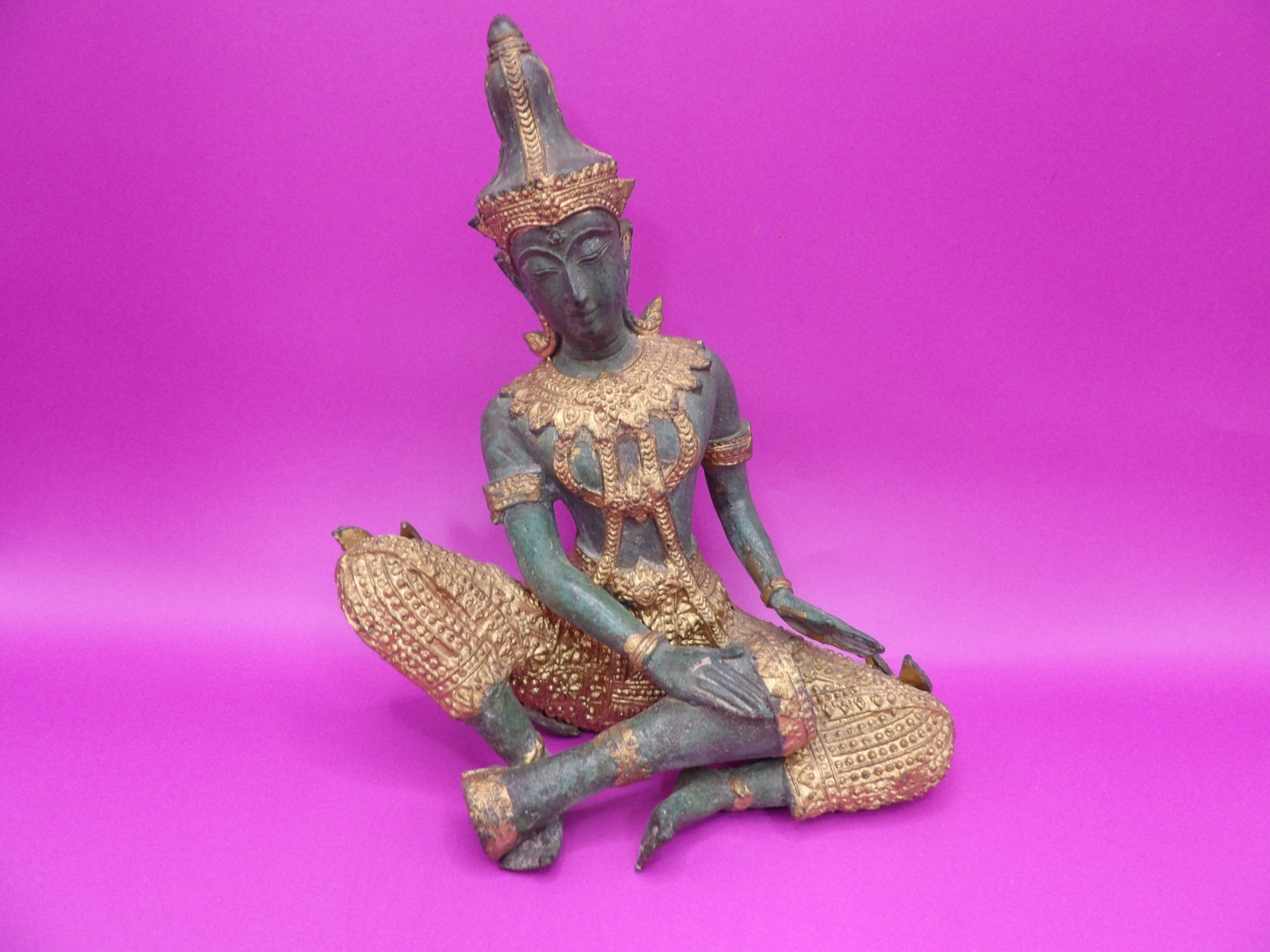 Thai gold gilt bronze musician statue: 7 inches height. We will inhouse ship items to you very affordable and efficient. Select self-arrange shipping.