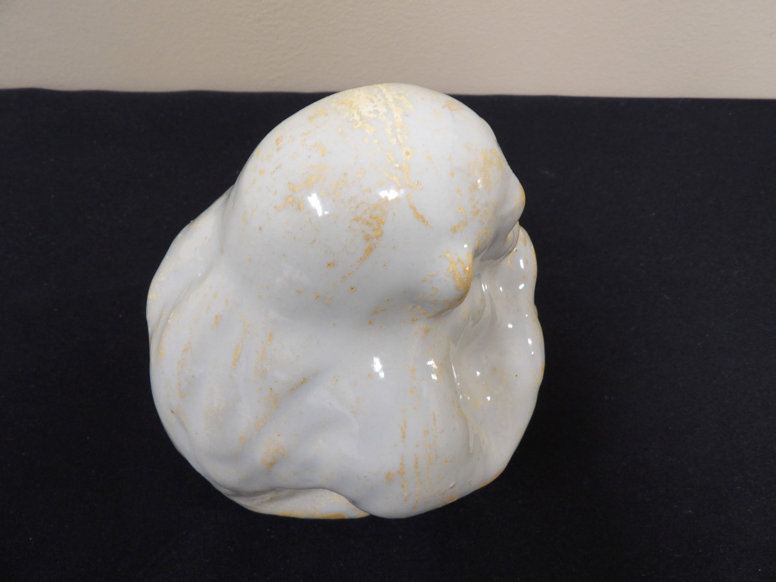 Chinese porcelain monkey figurine - 3