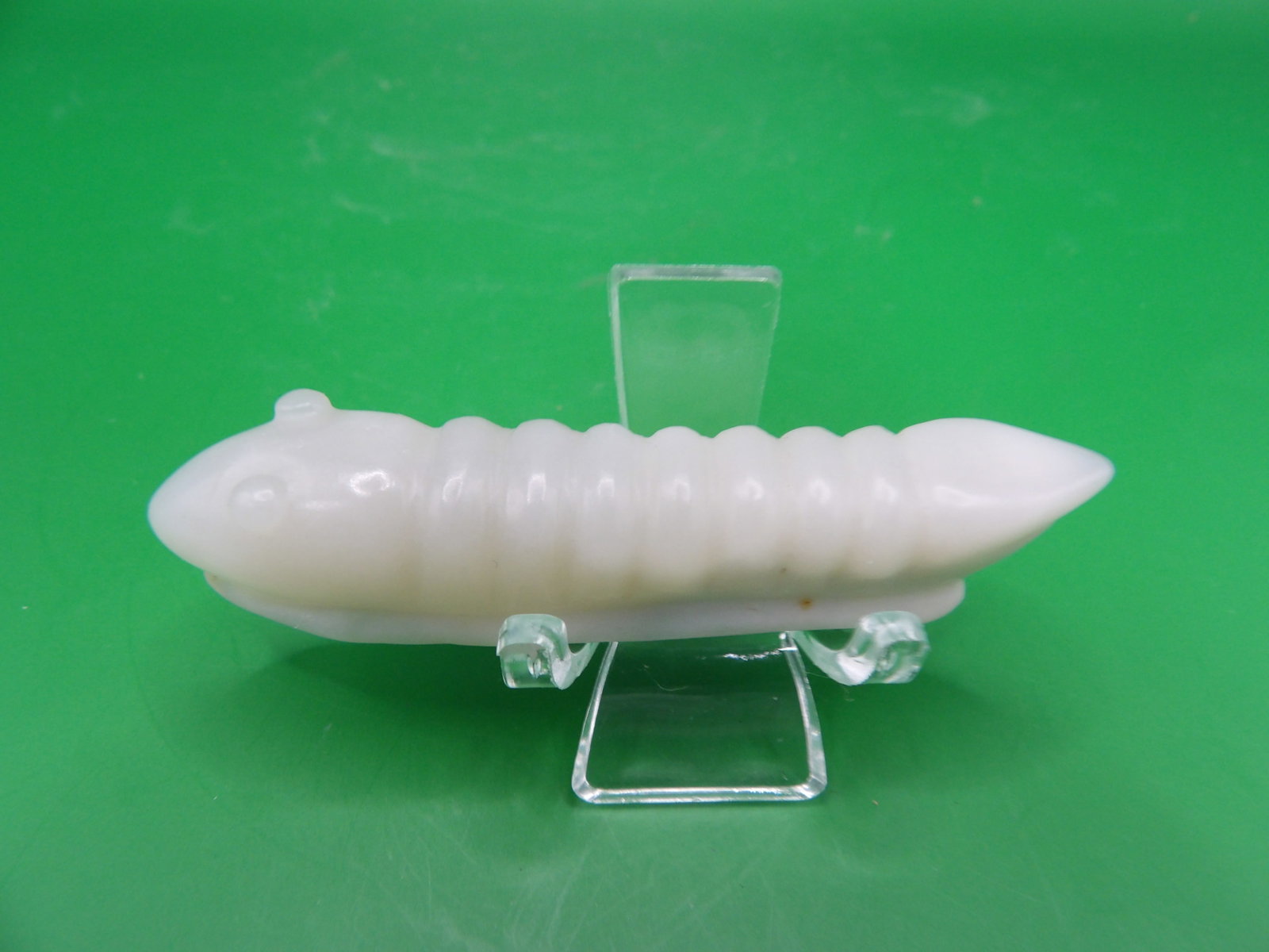 Chinese jade worm carving - 4