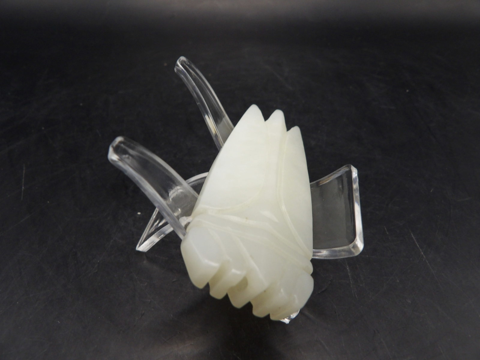 Chinese jade cicada carving - 2