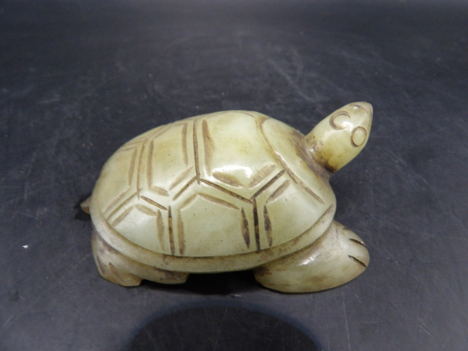 Chinese jade turtle carving statue - 2