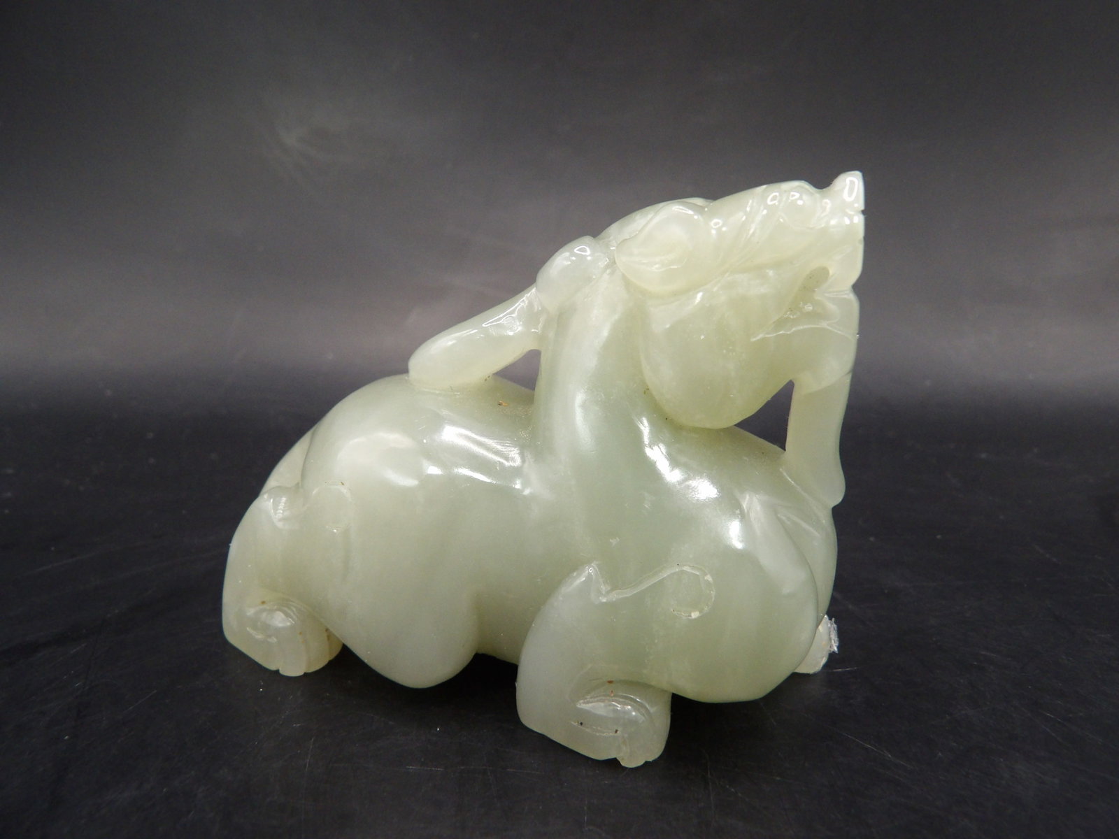 Chinese nephrite jade beast carving - 2
