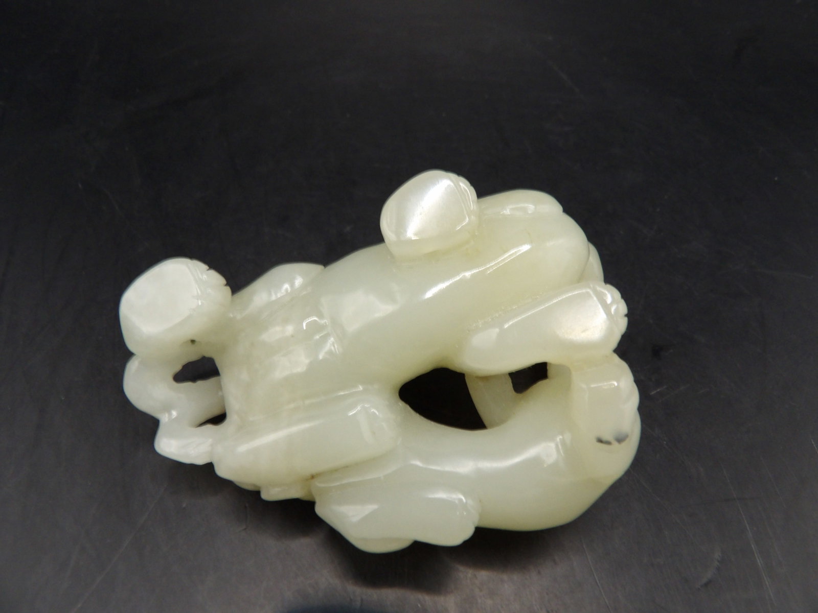 Chinese nephrite jade double beasts carving - 3