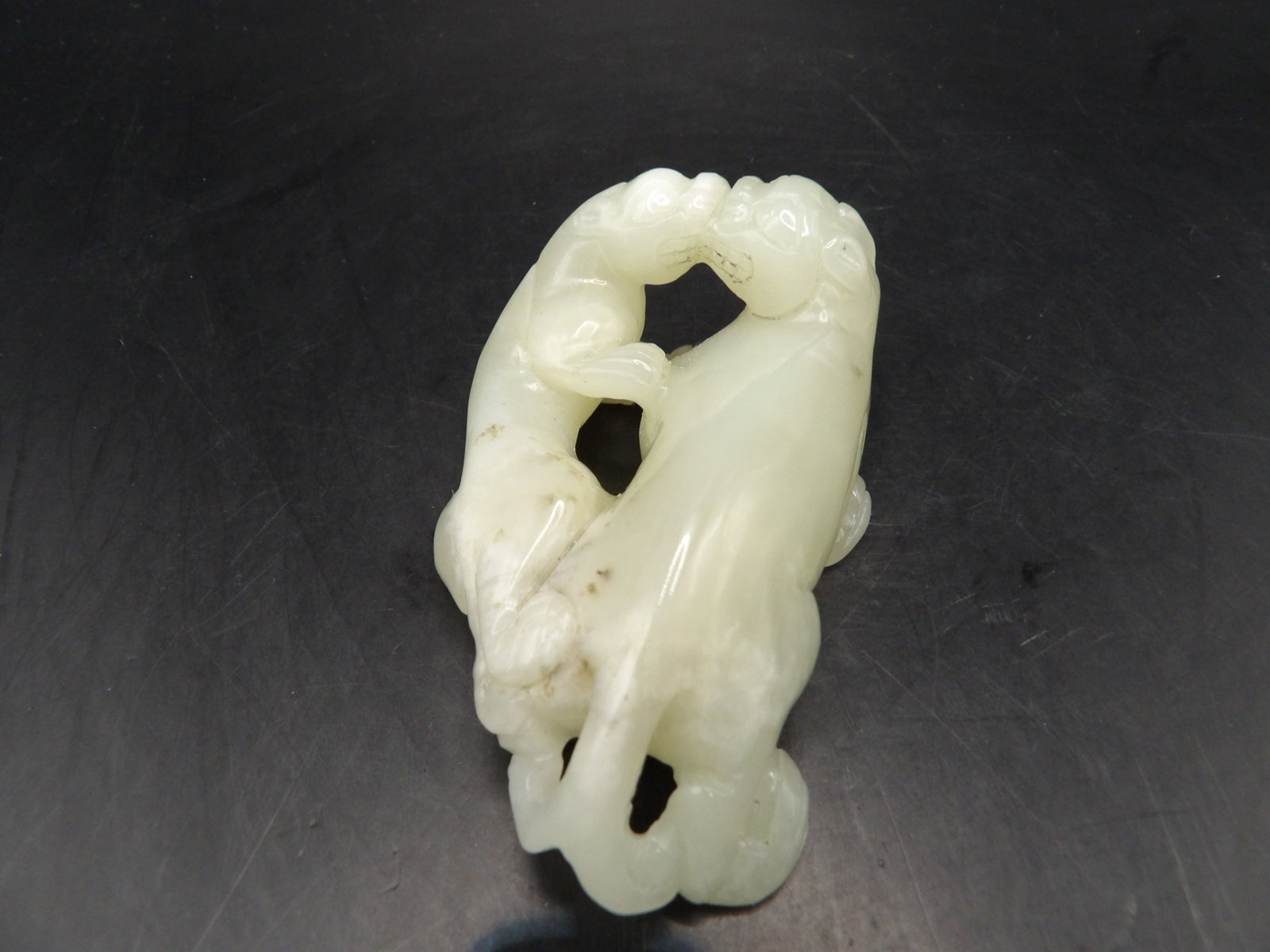 Chinese nephrite jade double beasts carving - 4