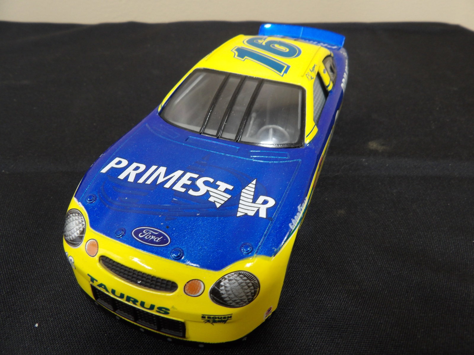 Racing Champions Ford Taurus #16 - 5
