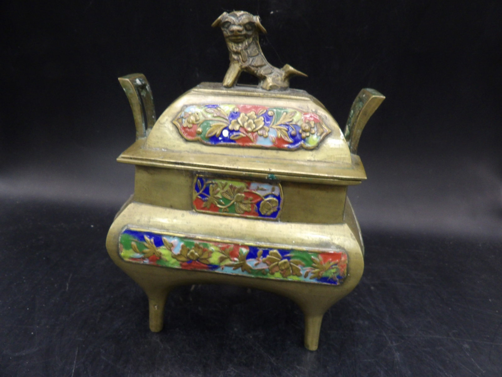 antique Chinese enameled bronze/brass incense burner foo dog finial with Qing dynasty Qianlong mark: 6.5 inches height. We will inhouse ship items to you very affordable and efficient. Select self-arrange shipping.