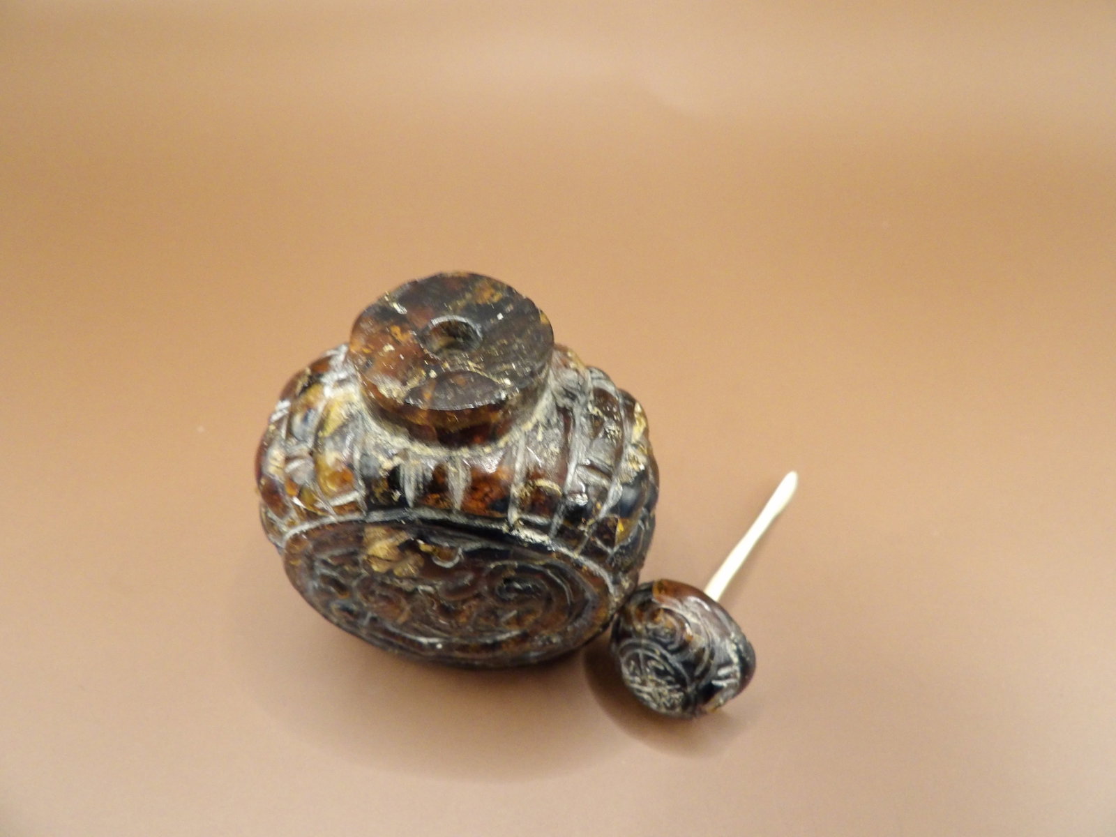 Chinese antique amber snuff bottle - 5