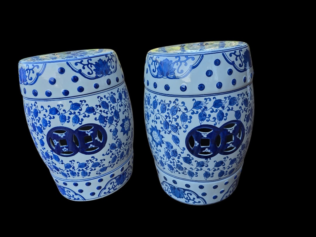 pair of Chinese blue and white porcelain floral garden stools: 17.6 inches height. We will inhouse ship items to you very affordable and efficient. Select self-arrange shipping.