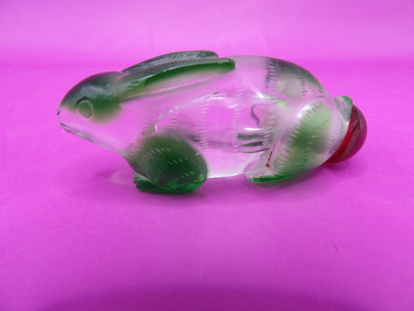 Chinese rabbit shaped overlay glass snuff bottle (1 of 5)