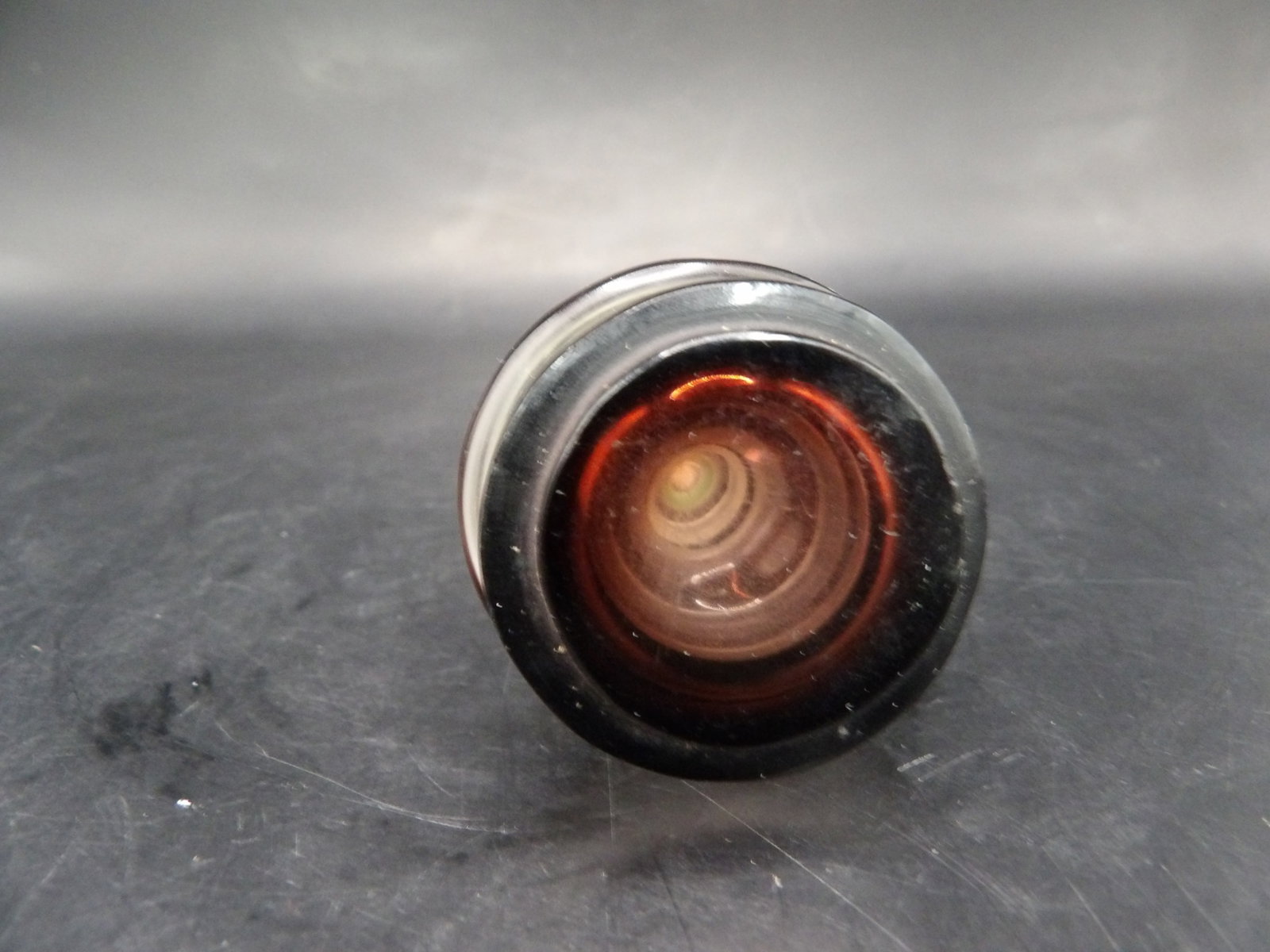 Chinese glass snuff bottle with multiple layers - 2