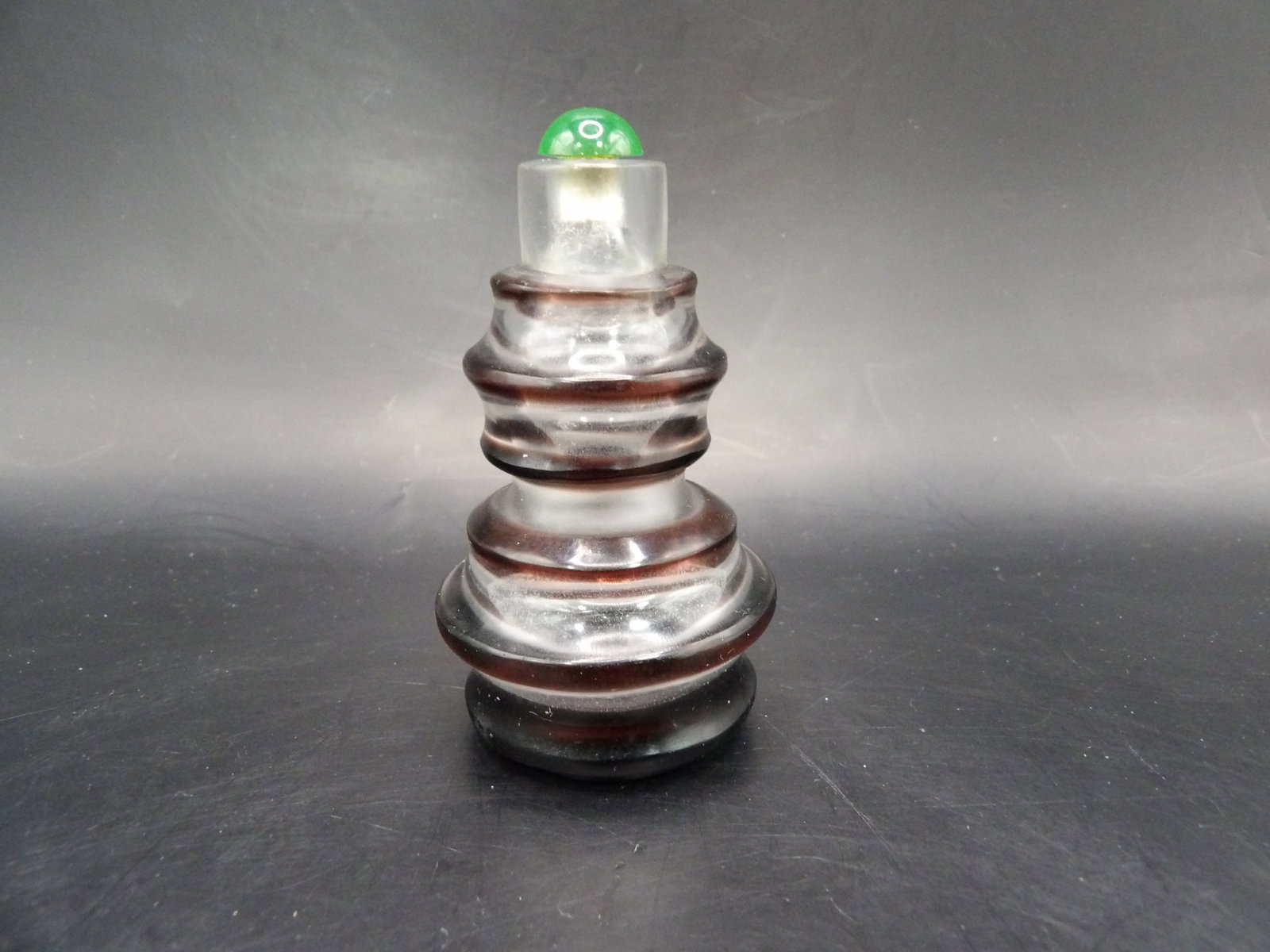 Chinese glass snuff bottle with multiple layers - 5