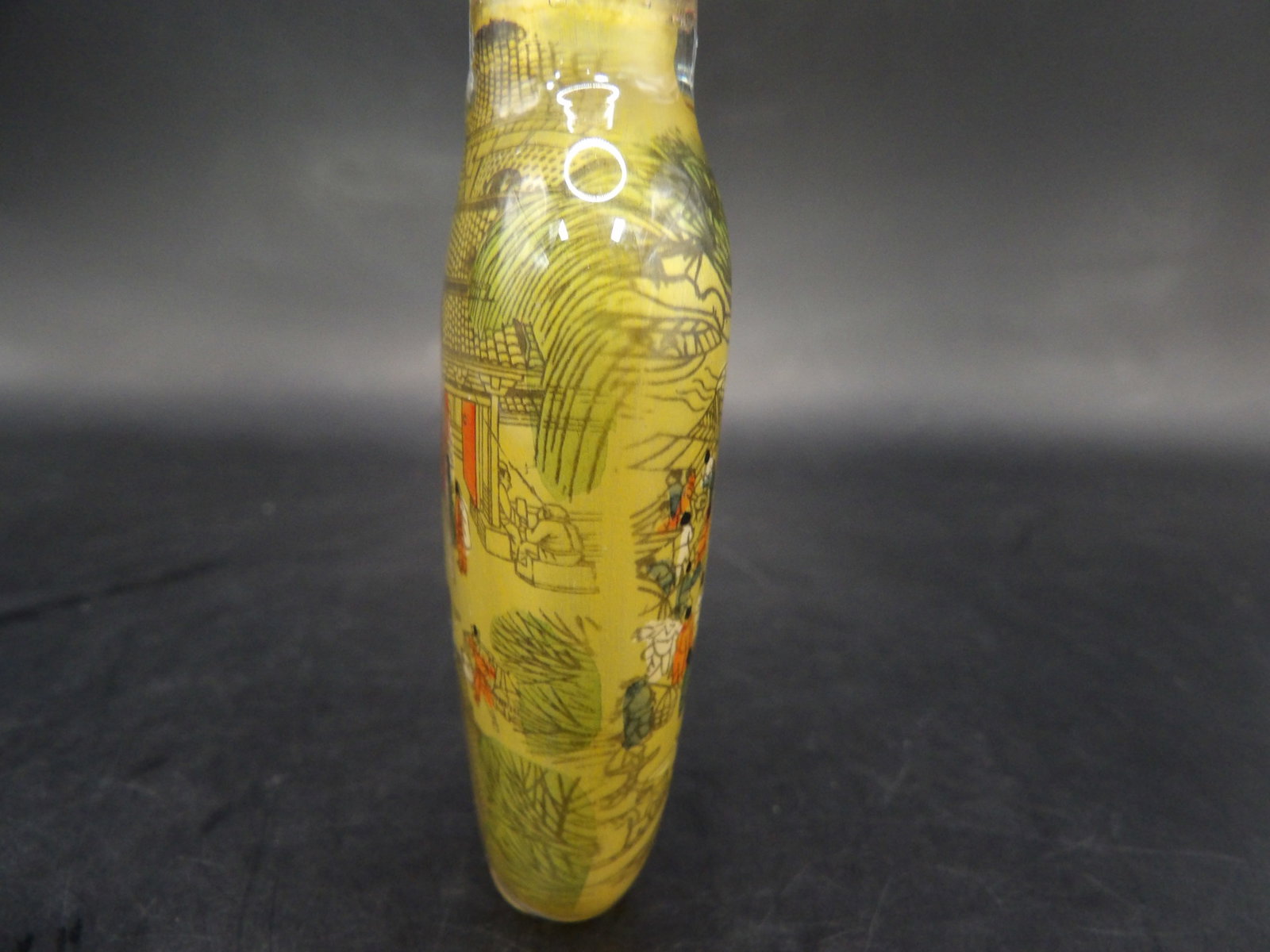 Chinese reverse inside hand painted glass snuff bottle - 2