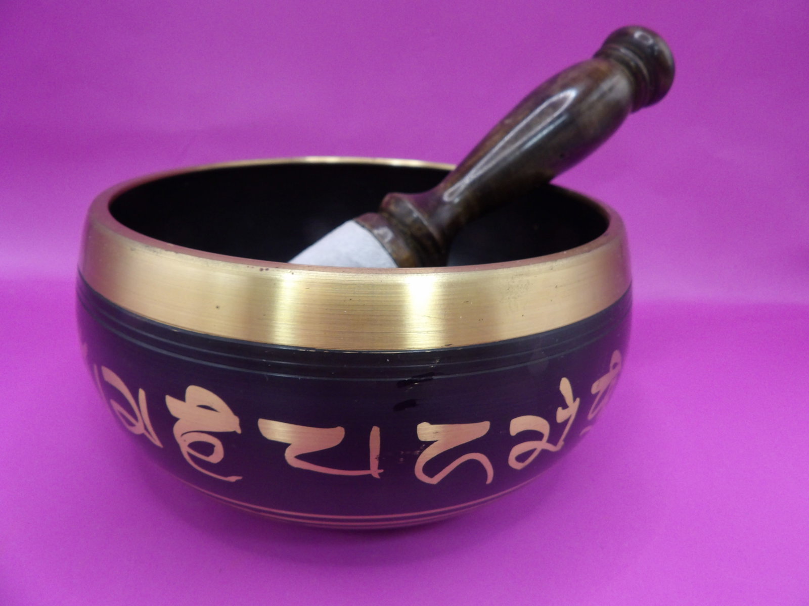 Tibetan bowl with inscription and mallet (1 of 6)