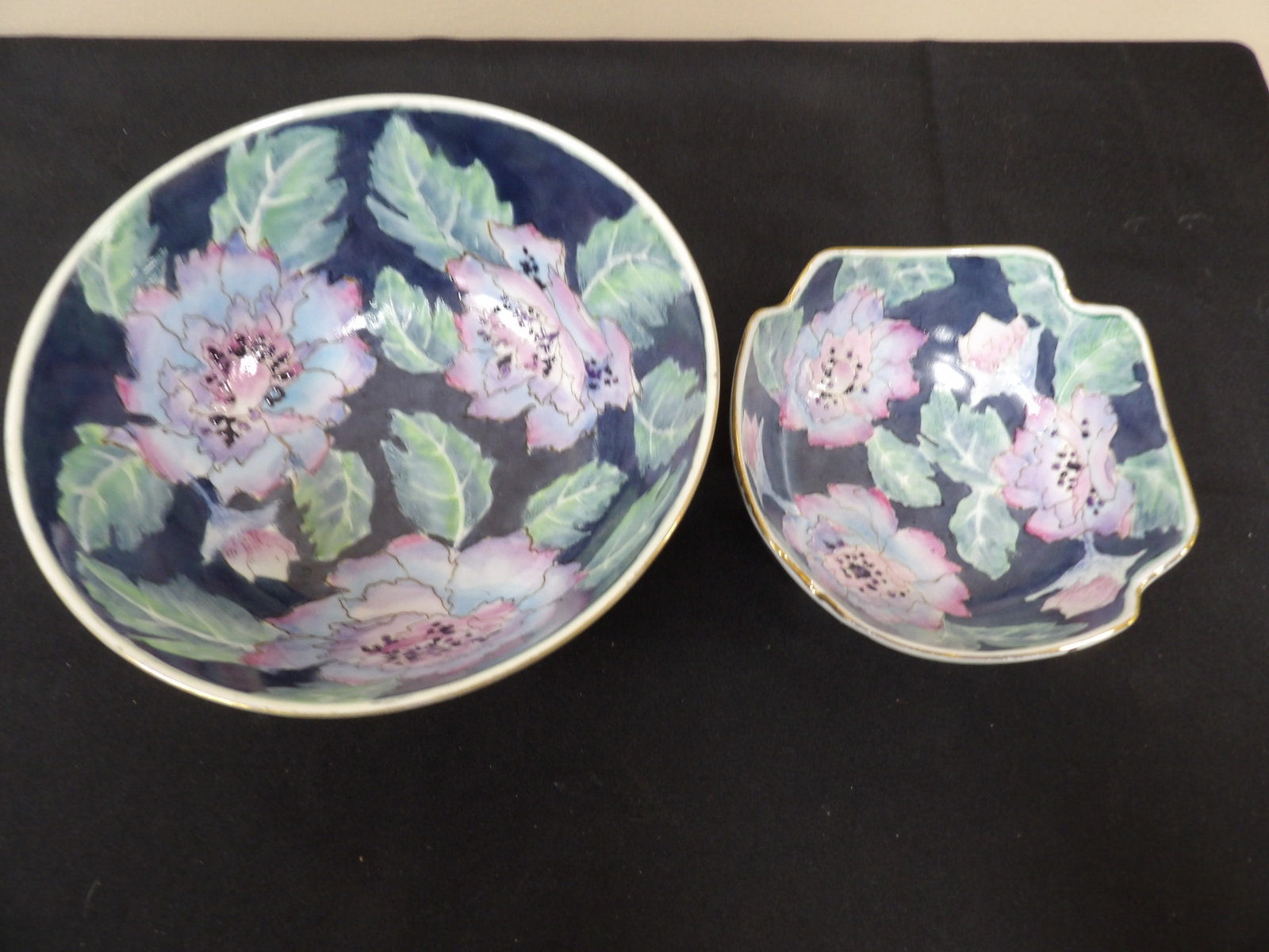 pair of vintage Toyo porcelain bowls with floral motif and gold trim (1 of 7)