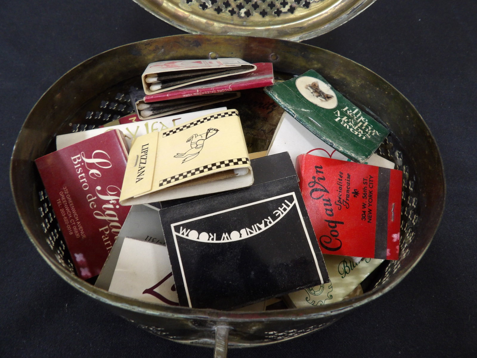 lot of 28 vintage New York bar restaurant matches collection in brass box: Brass box is 6.5 inches length. We will inhouse ship items to you very affordable and efficient. Select self-arrange shipping.