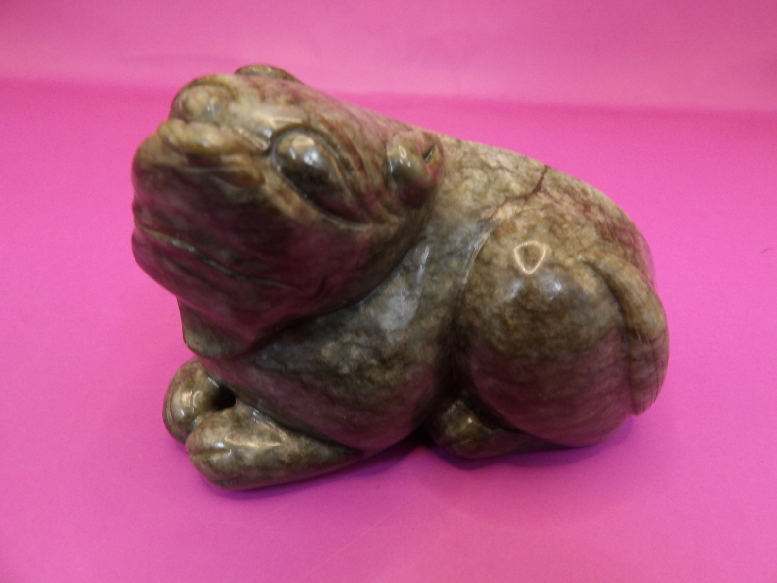 Chinese jade carved bear in a resting pose statue 448 grams: 3.5 inches length. 448 grams.