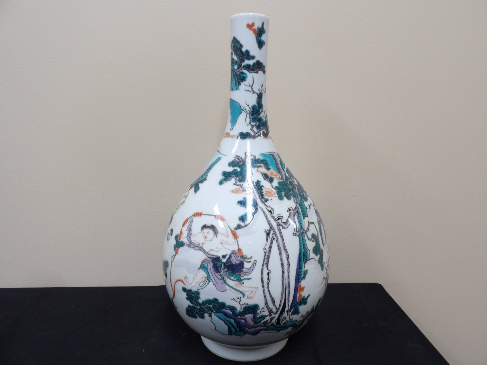 Chinese porcelain famille verte style vase with Qing dynasty Kangxi mark: Approx. 17 inches height.
