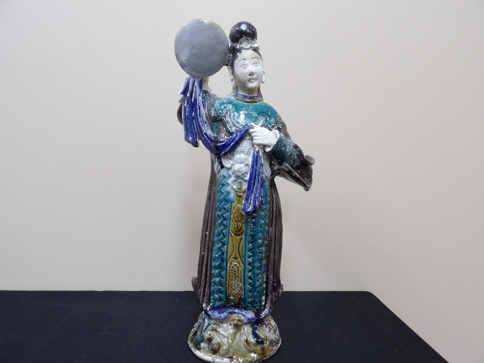 antique Chinese Shiwan glazed pottery figurine of a woman holding a fan 19th century: 15.7 inches height. We will inhouse ship items to you very affordable and efficient. Select self-arrange shipping.