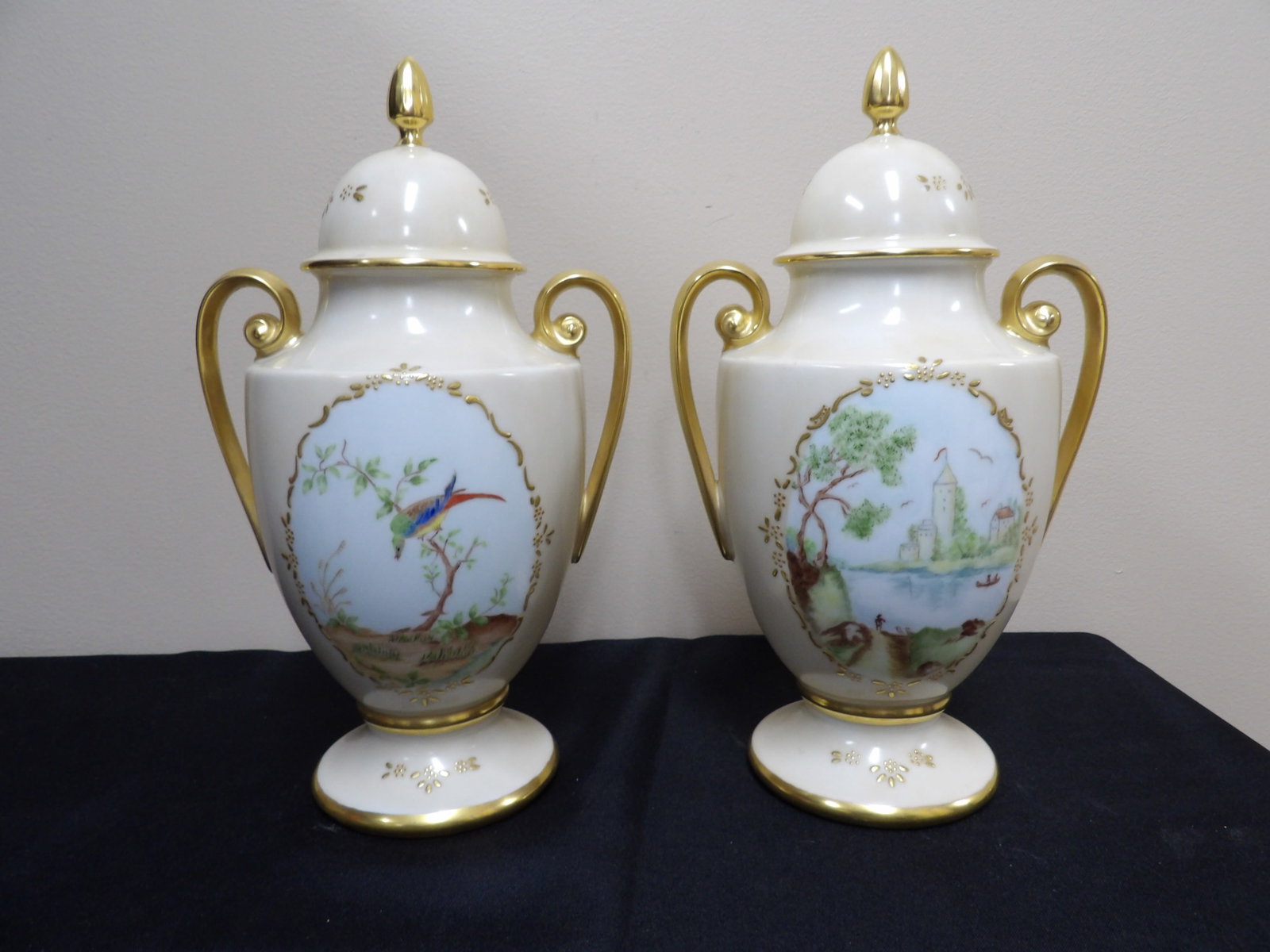 lot of 2 ornate gold gilt lidded urns with birds flowers scenic landscape paintings marked: Marked Rogers 1974. 11.5 inches height. We will inhouse ship items to you very affordable and efficient. Select self-arrange shipping.