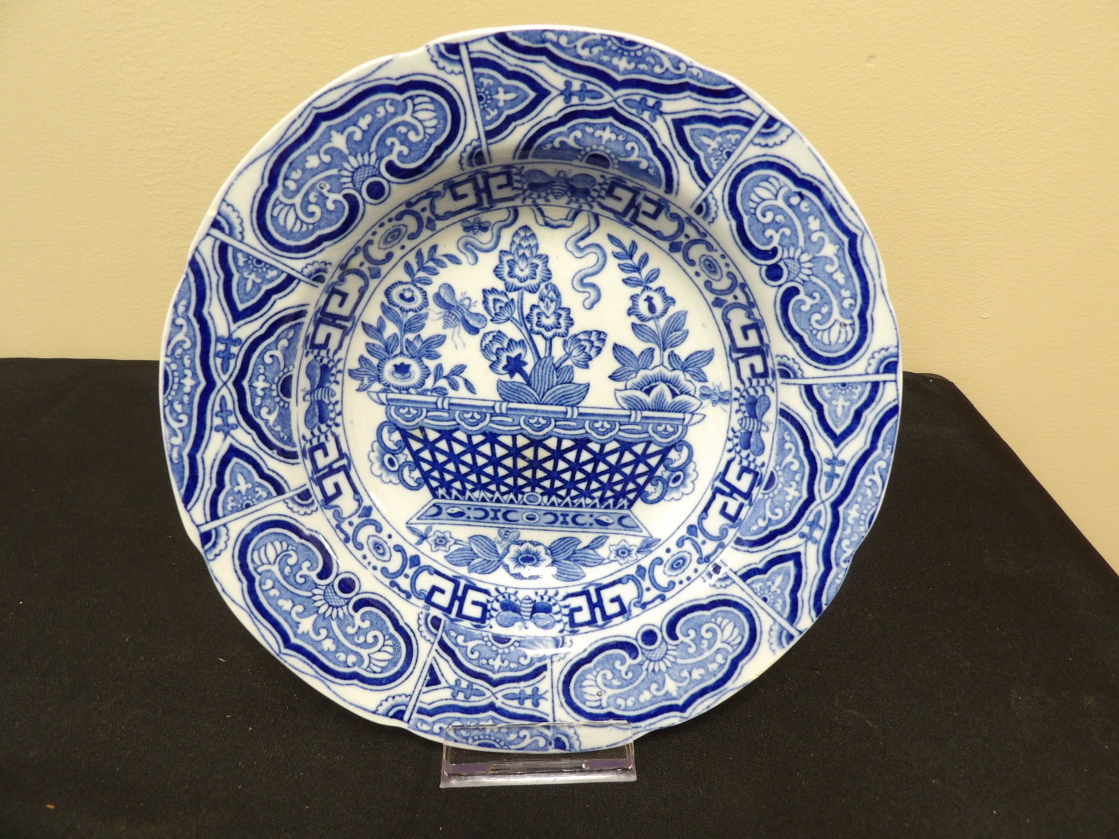 blue and white transferware porcelain plate with chinoiserie decoration: 8 inches diameter. Not signed. Believed to be 19th century from Netherlands. We will inhouse ship items to you very affordable and efficient. Select self-arrange shipping.