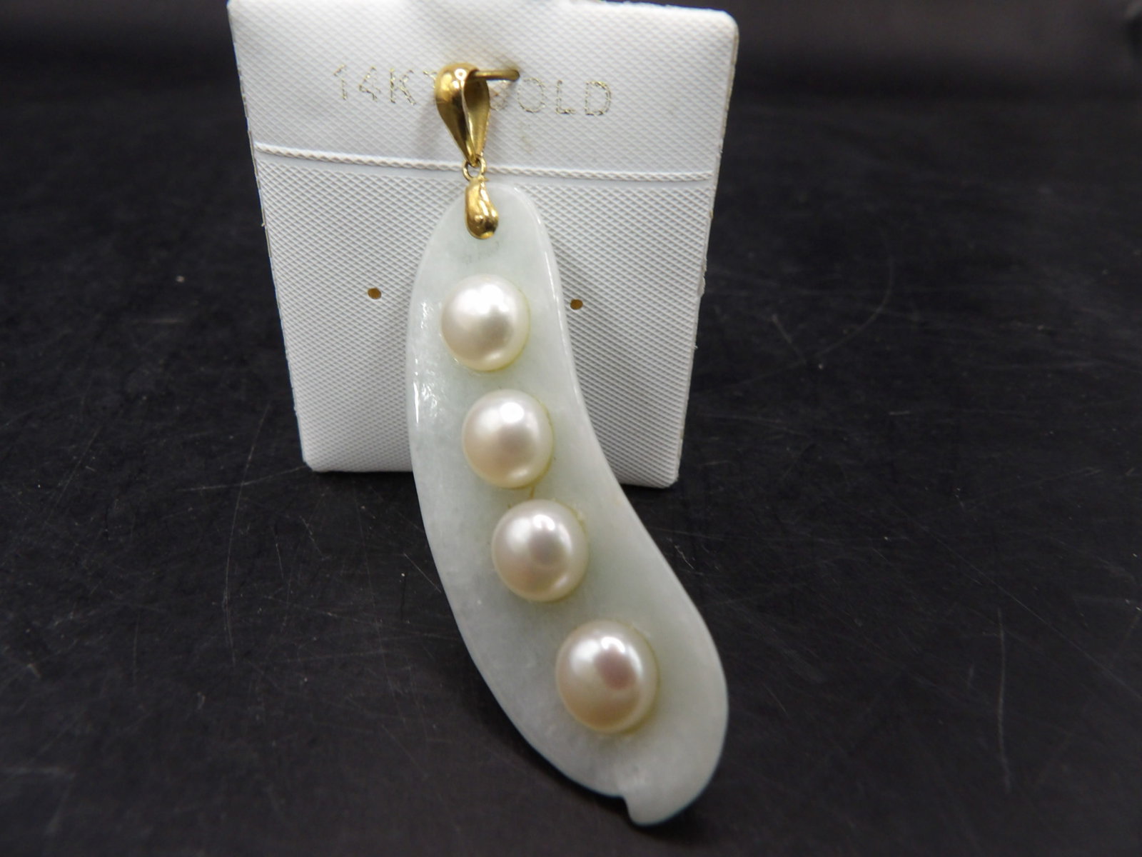 Chinese 14k gold pea pod jade pendant with cultured pearls marked 14k: 2.2 inches height including 14k gold bail. We will inhouse ship items to you very affordable and efficient. Select self-arrange shipping.