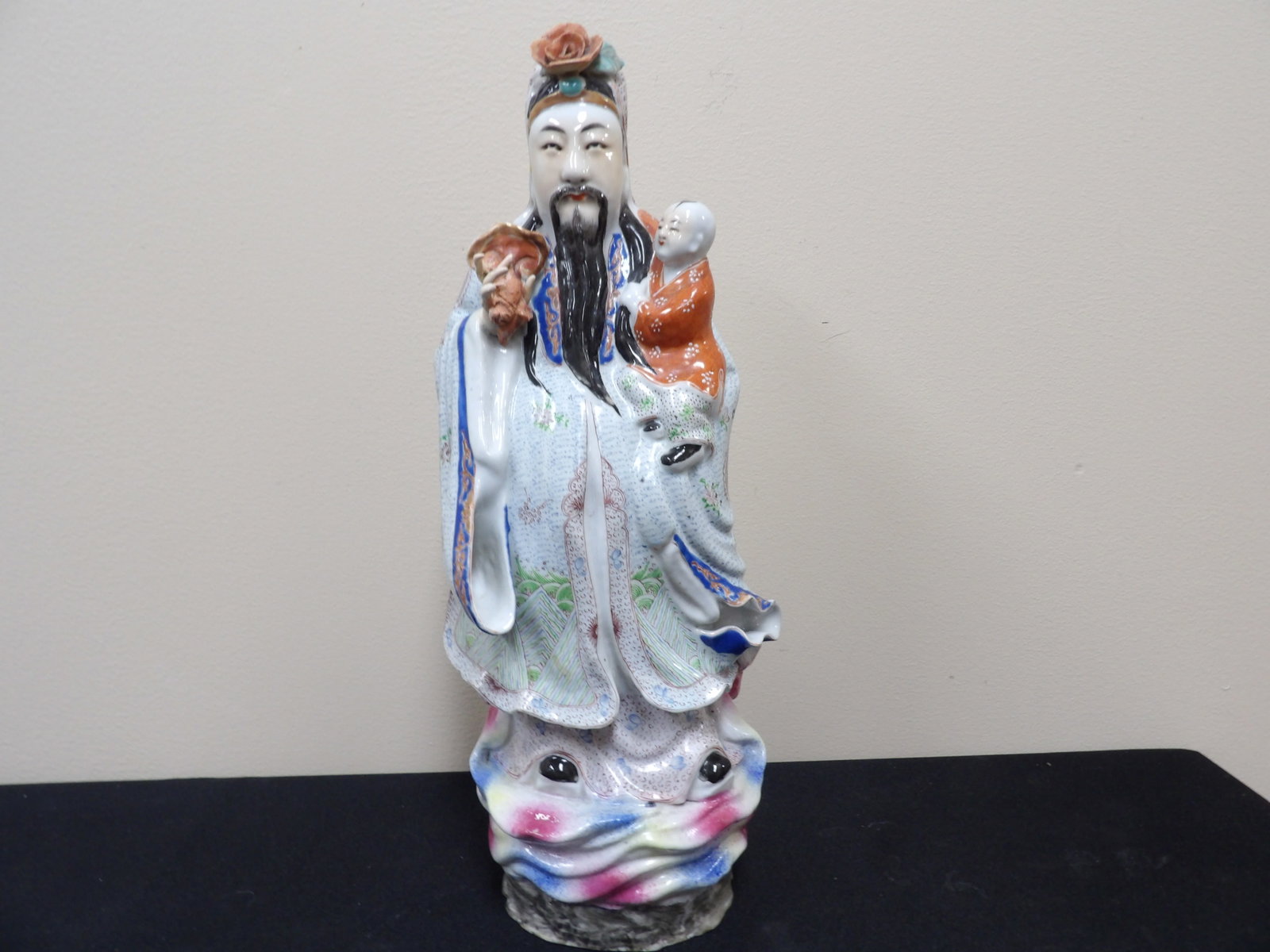 antique Chinese fine quality Fu-Xing God of fortune and happiness holding a boy large figurine: 14.3 inches height. Very good quality. We will inhouse ship items to you very affordable and efficient. Select self-arrange shipping.