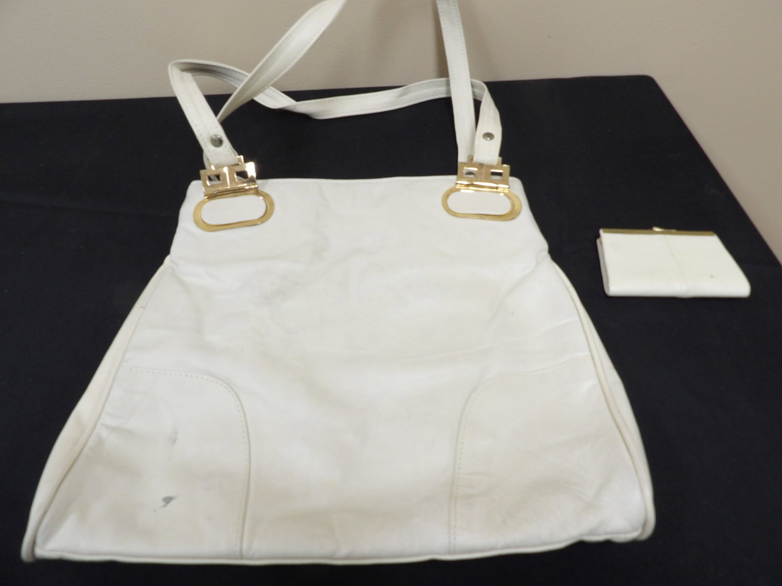 vintage Korean handbag with matching wallet: Marked Seoul on metal tab inside. Zipper closure with 2 inside pockets. Handbag size is 12 x 11.8 x 1.5 inches. Wallet is 4 inches length.