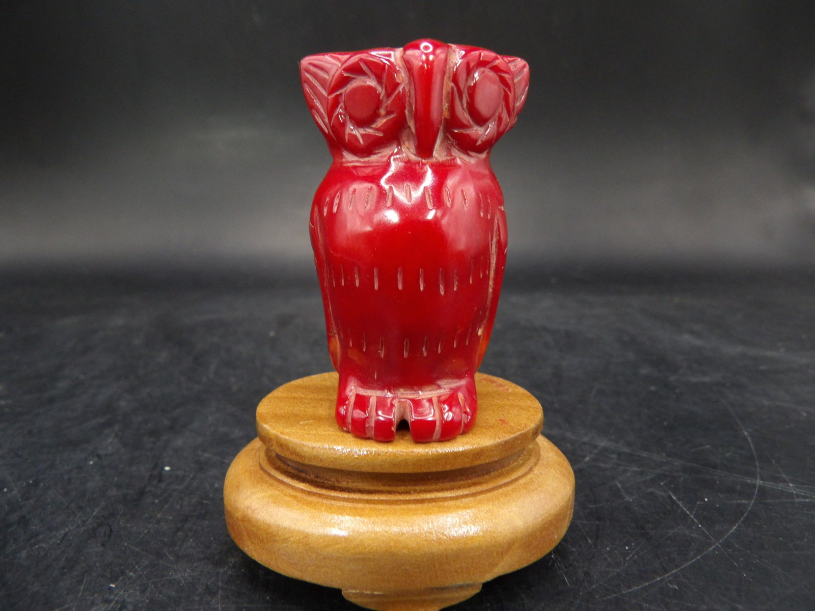 Chinese coral owl carving on wooden base: 1.7 inches height not including wooden base. We will inhouse ship items to you very affordable and efficient. Select self-arrange shipping.